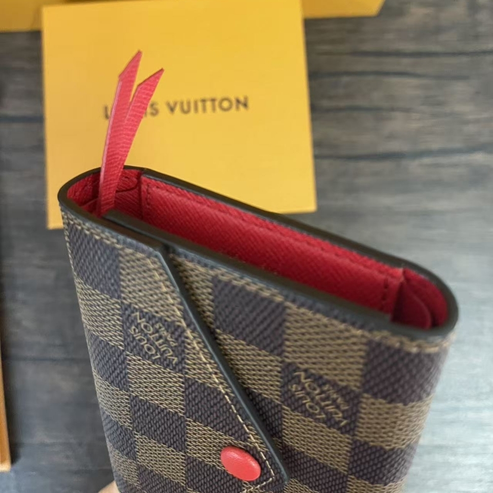 Louis Vuitton Victorine Wallet - Picture 2 of 10